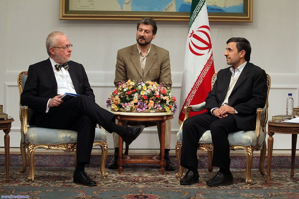 Dubes Swedia dan Ahmadinejad